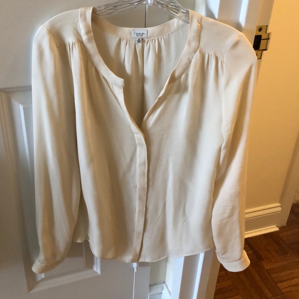 Aritzia barely worn work shirt